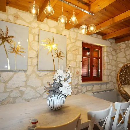 Villa Jootiq